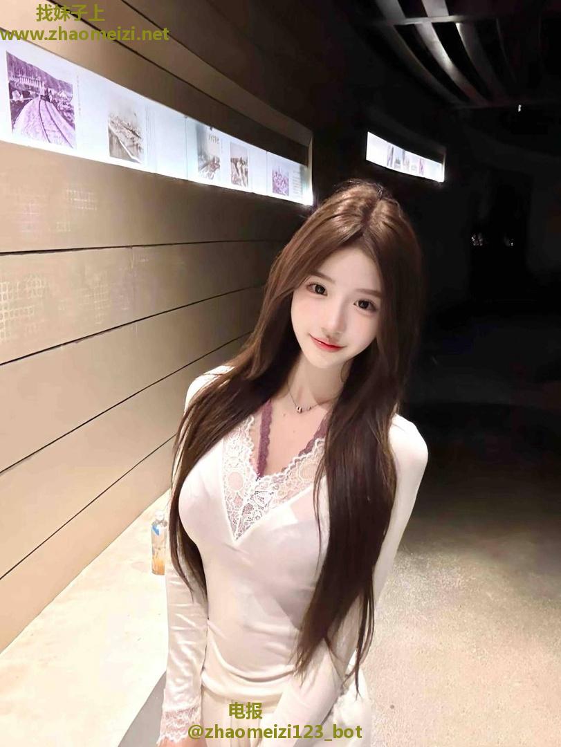 00后嫩妹会舔吸夹🉑内