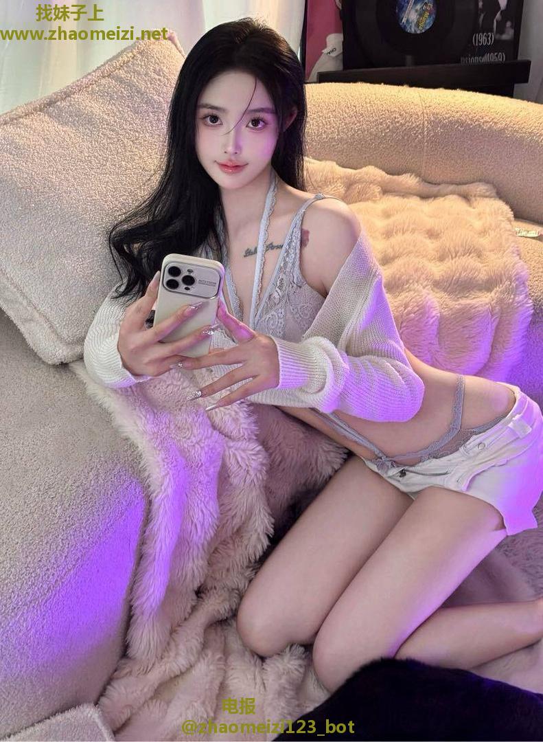 微胖大奶妹小穴紧水很多