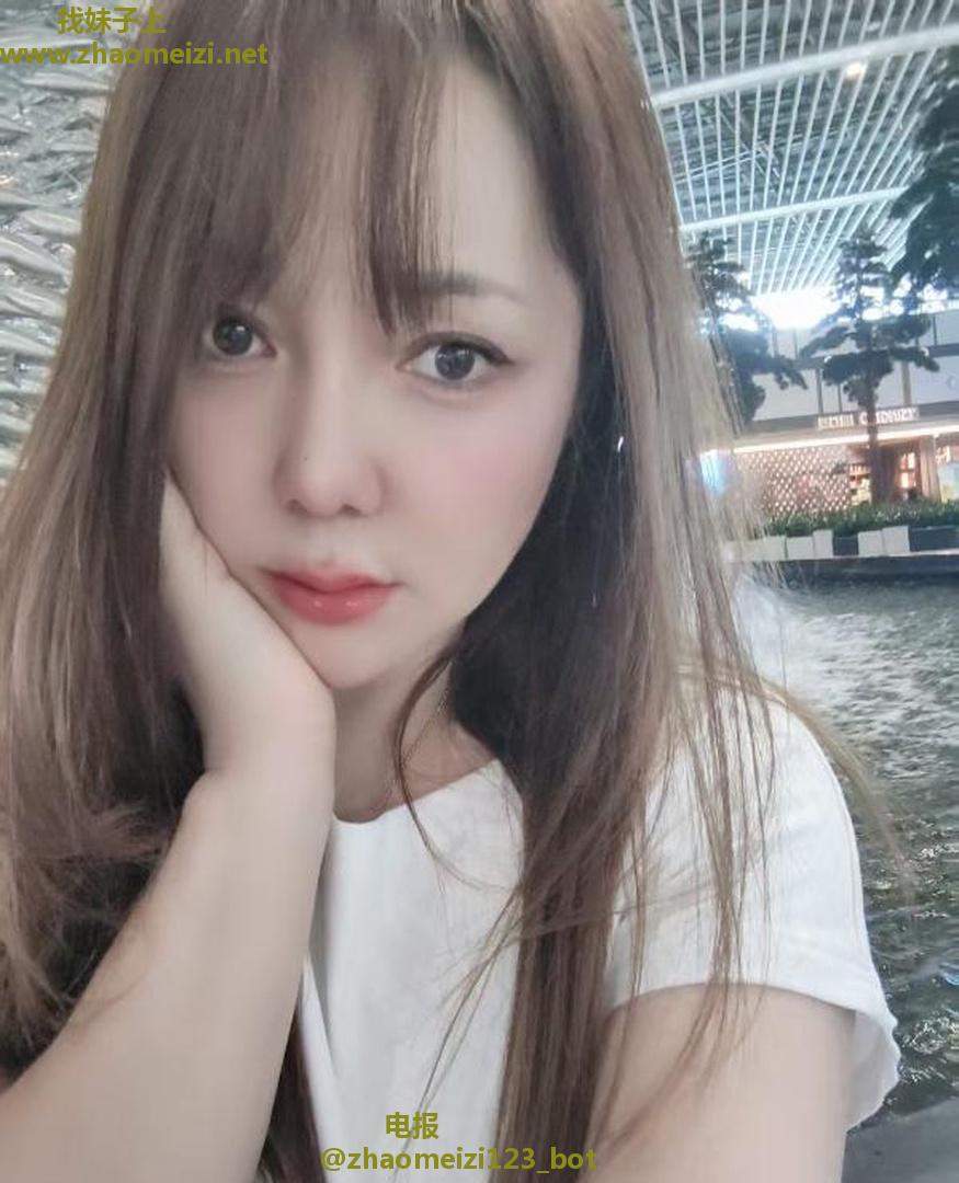 大胸美女泡泡