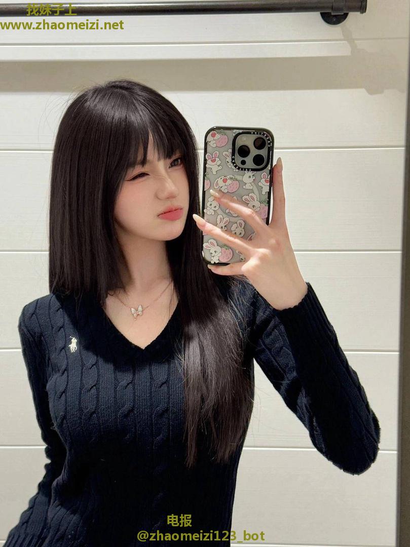 俏皮活泼多汁00后学妹