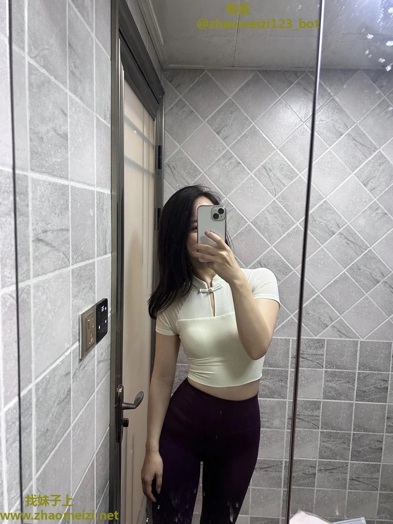 禅城高颜值服务型小姐姐