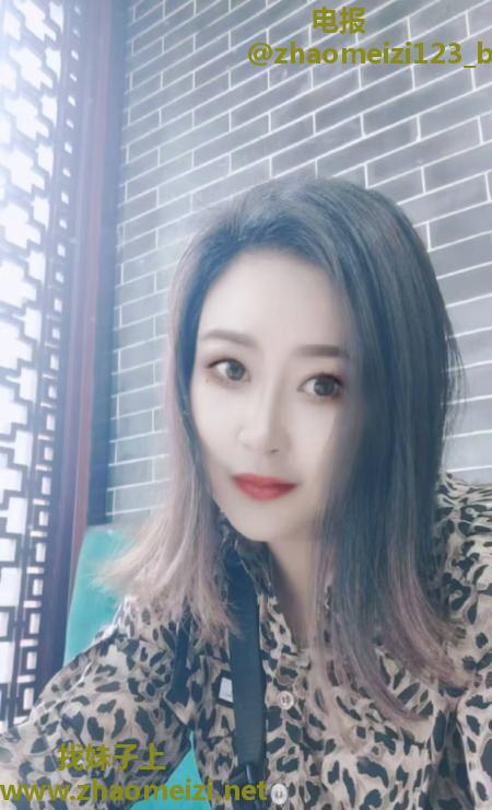 微胖丰满大奶少妇