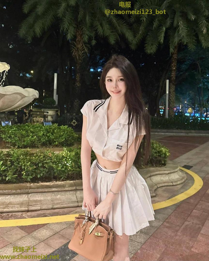 诱人白嫩美鲍魅魔