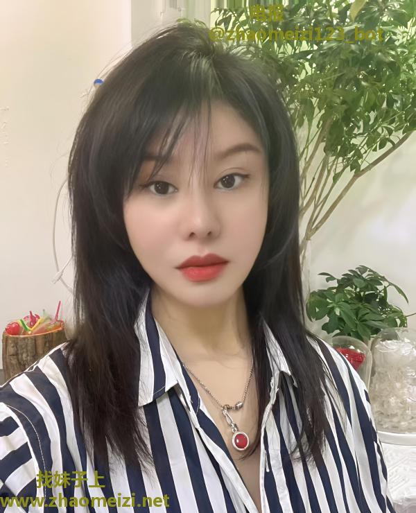 大胸球球