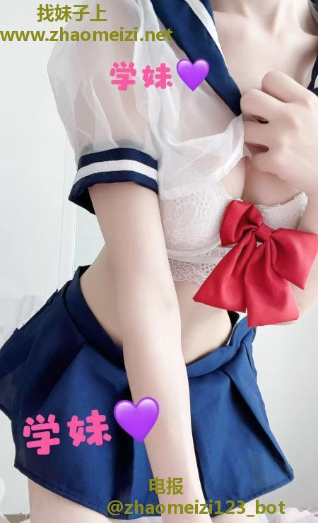 高颜值嫩逼学妹开课