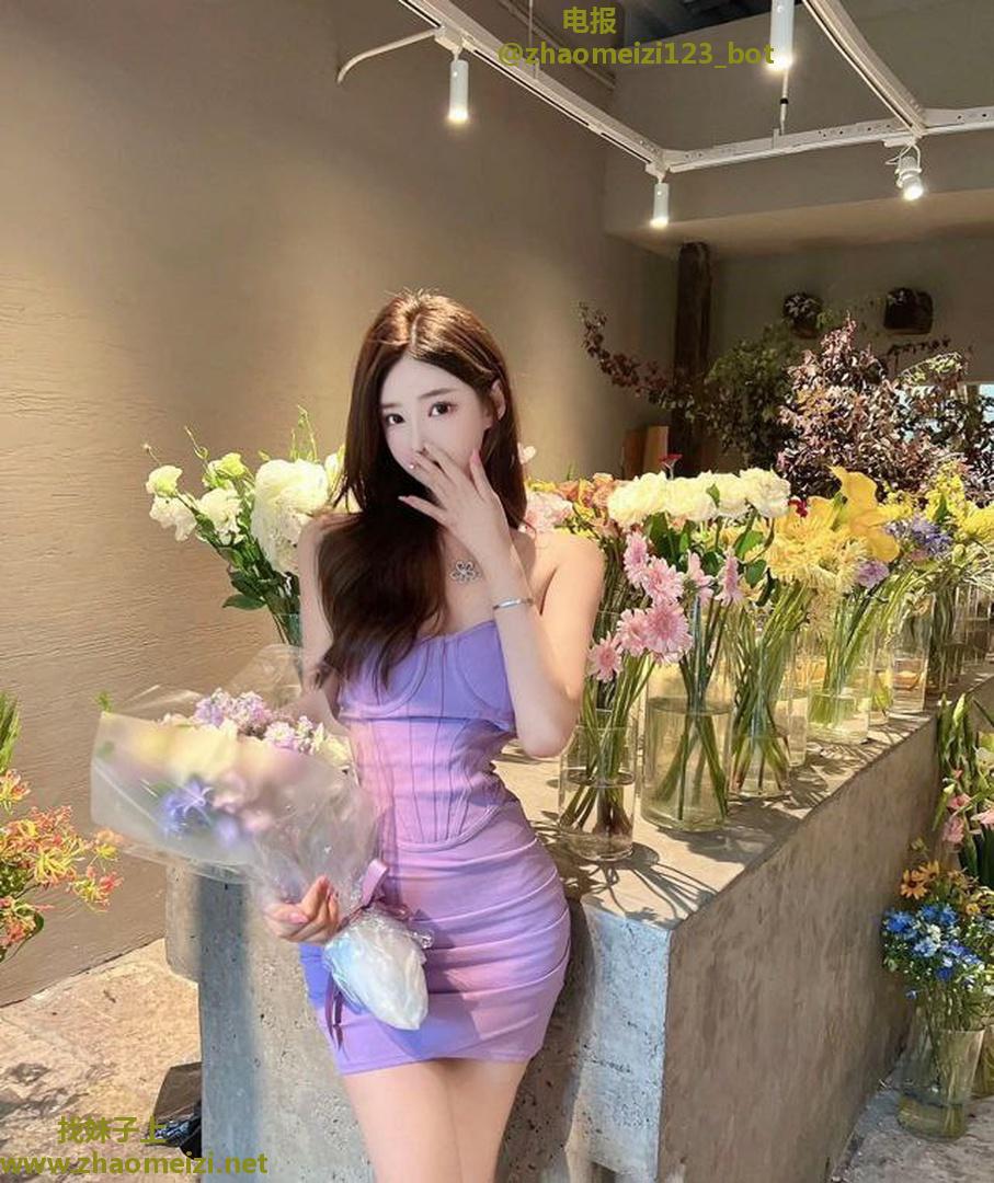 大胸服务系骚货性价比高