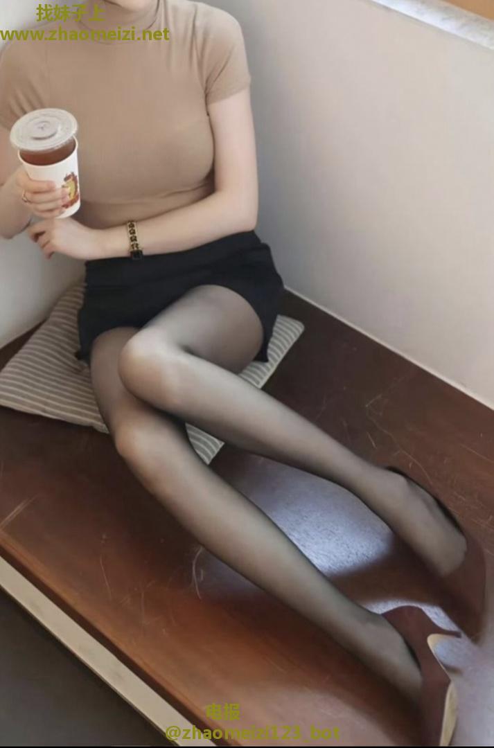 好活配合的黑丝姐