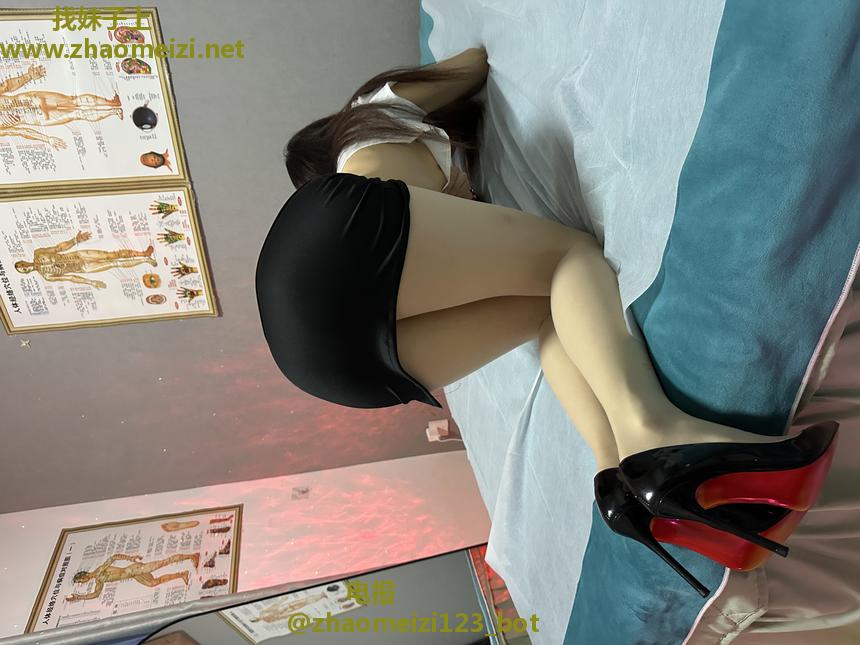 朝阳胸大屁股大很骚的妹妹