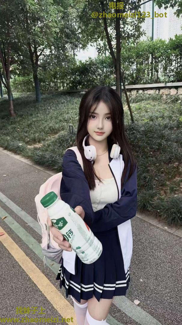 白嫩多汁巨乳学妹兼职