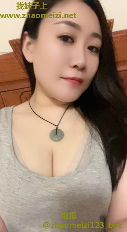 肉臀波霸小姐姐