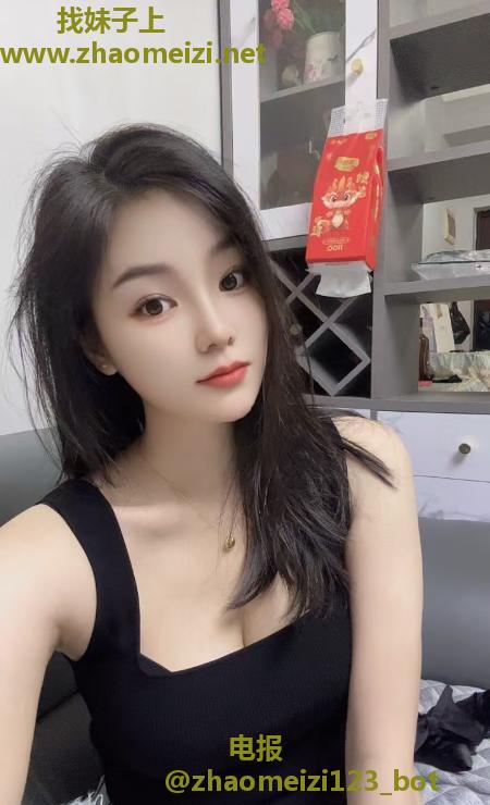 性感腿模小辣椒