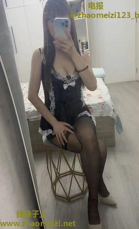 张府园地铁站大胸姐姐