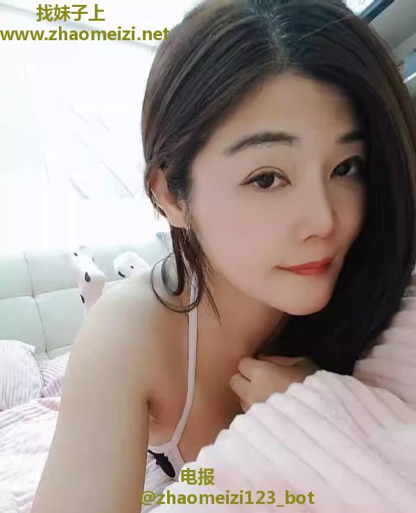 英子黑丝