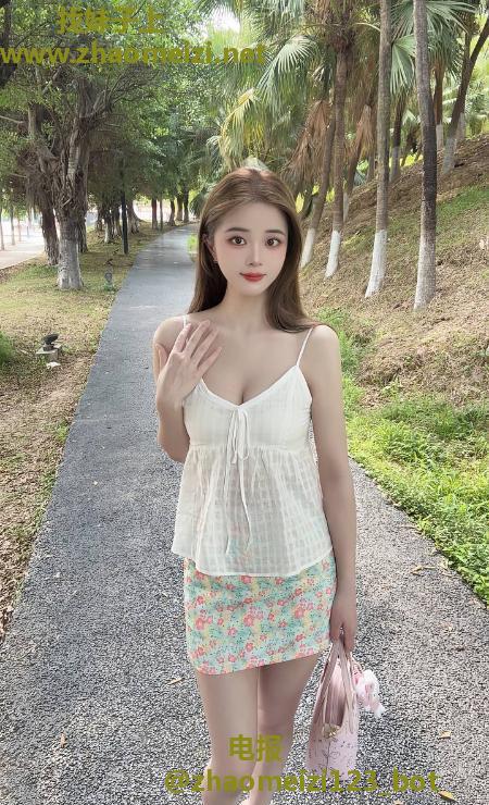 颜值大胸翘臀妹子