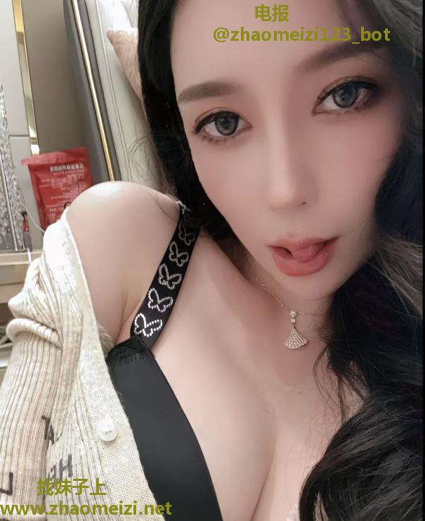 丰满肥臀桃子姐