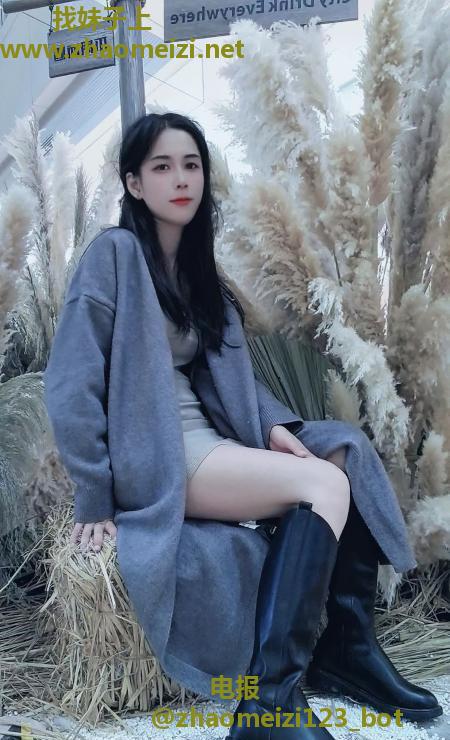 中山古镇 小桃子