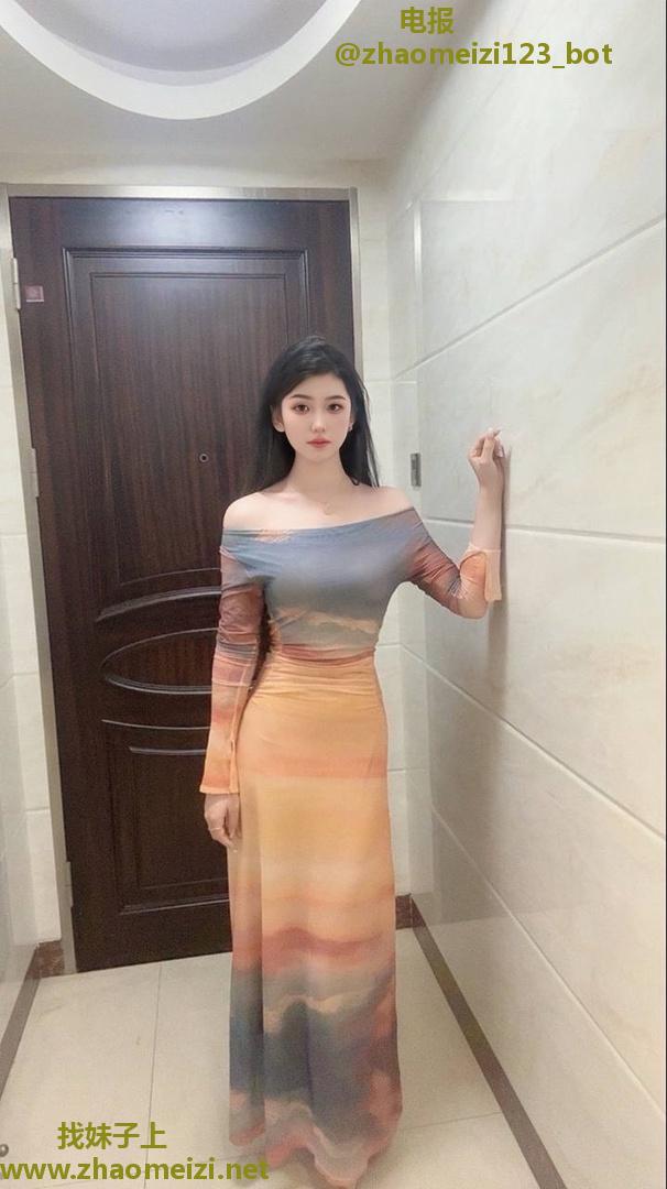 小妹长相清纯粉嫩多汁