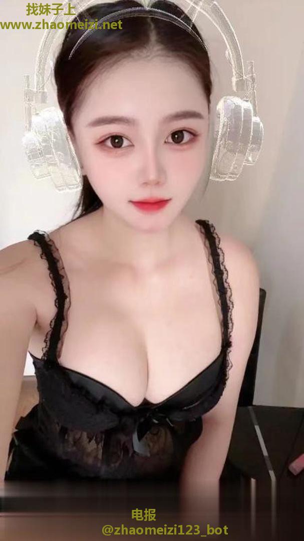 高个大奶黑丝少妇回归 