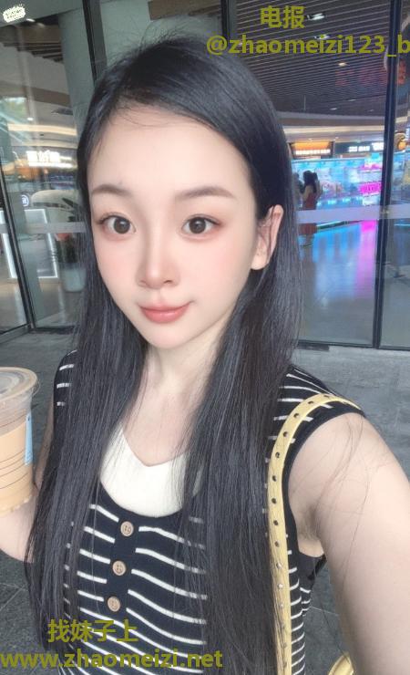 身材好嫩妹小星星