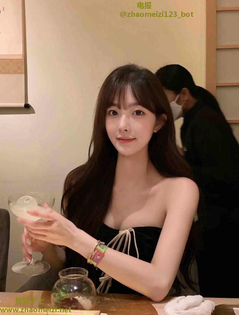 清纯女孩让人欲望爆棚