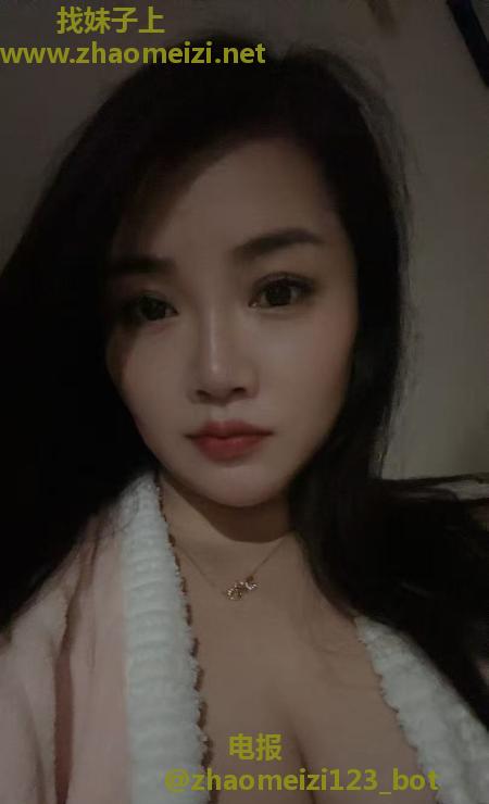 服装店老板娘