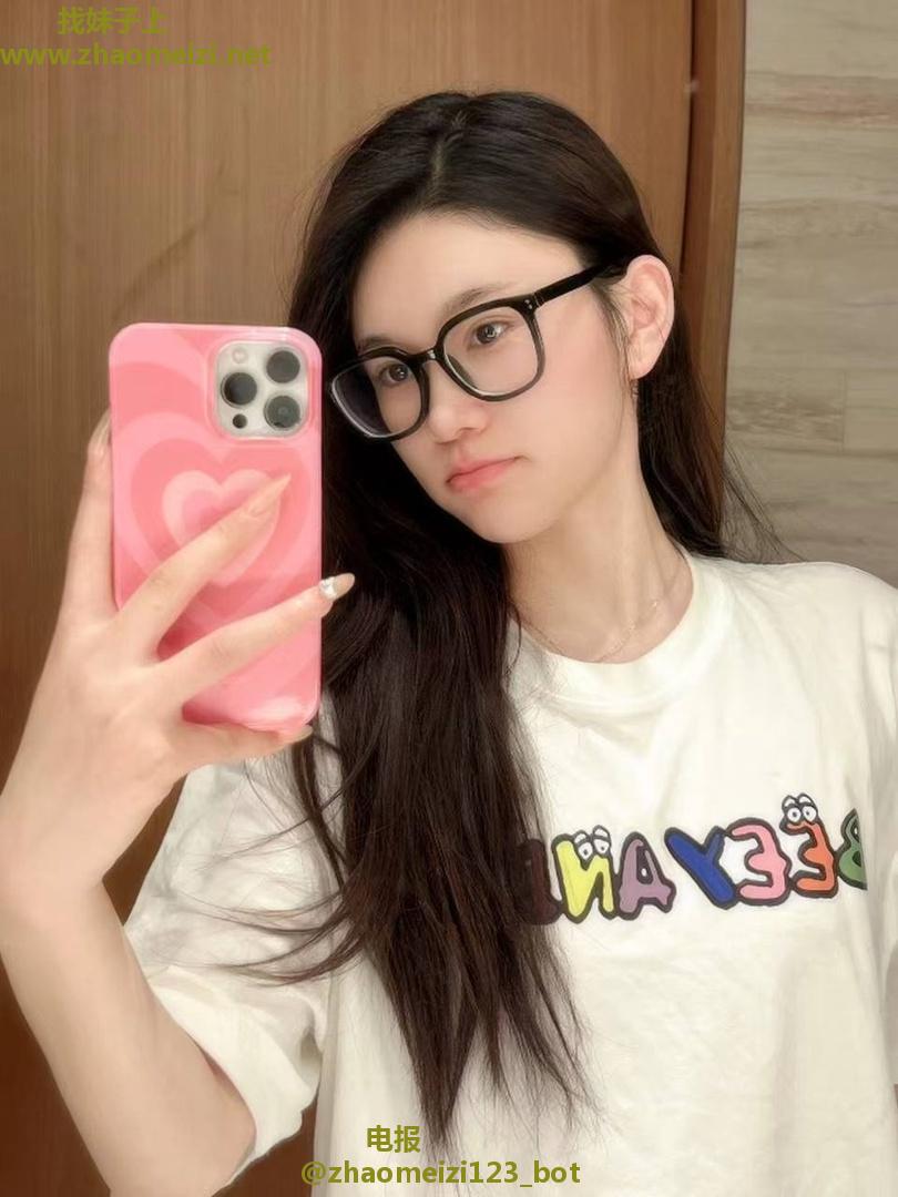 大学生兼职斯斯文文