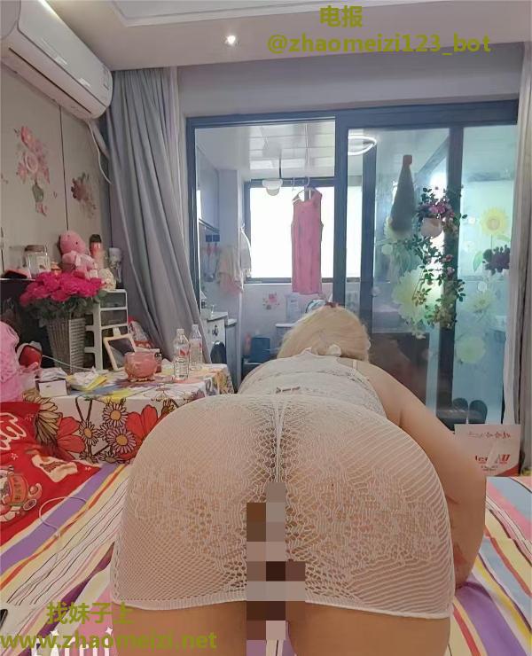 中出性格大波美妇女