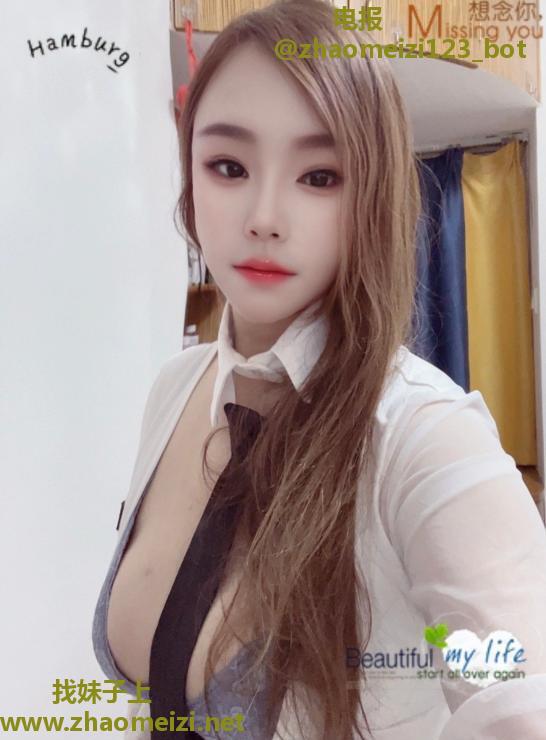 巨乳少妇 玫瑰