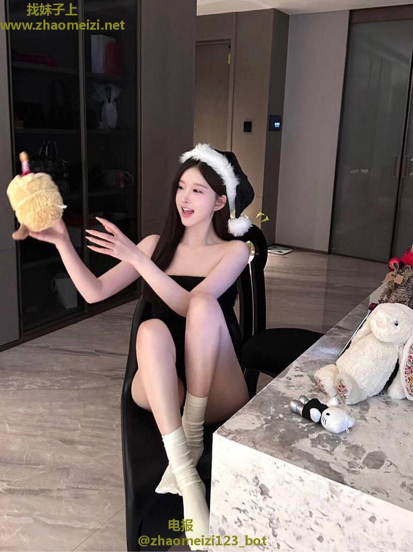 苗条敏感长腿诱人姐姐