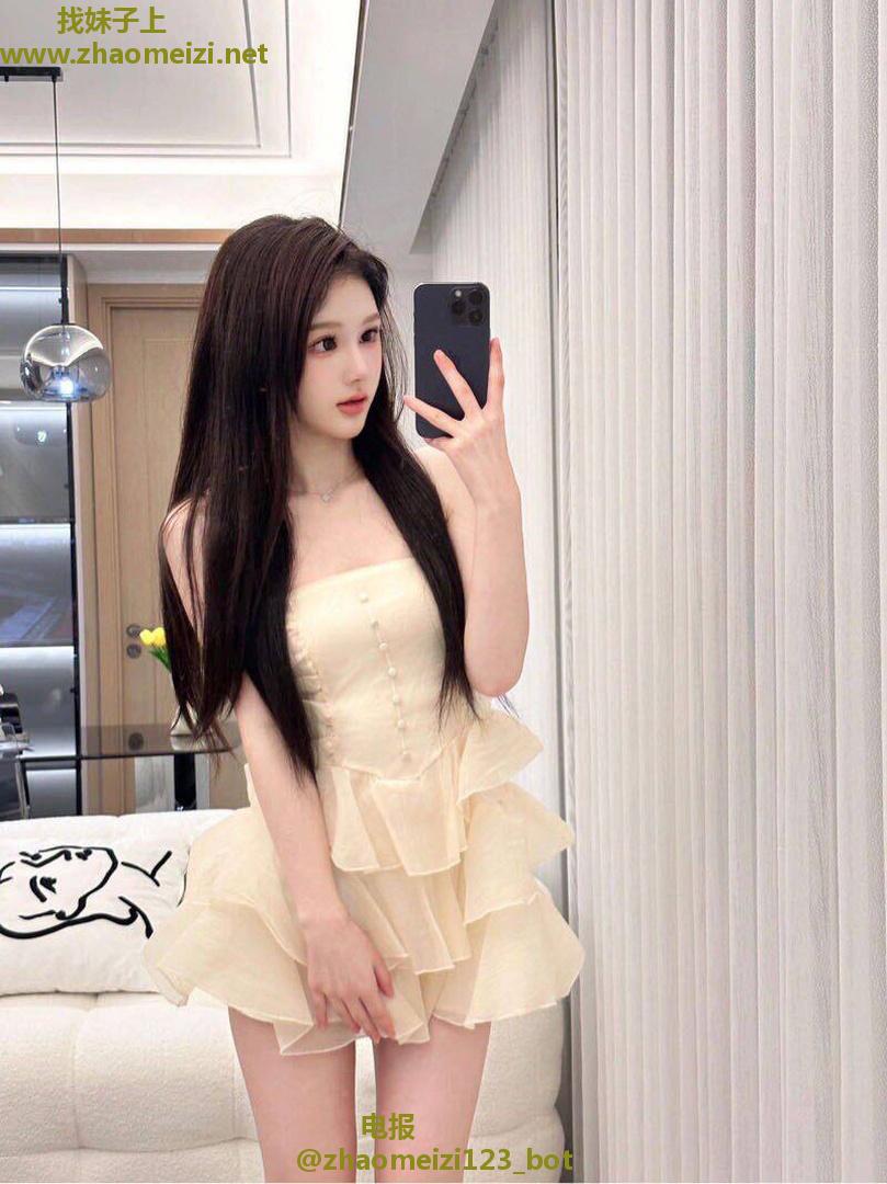 建邺白嫩纤细苗条嫩妹