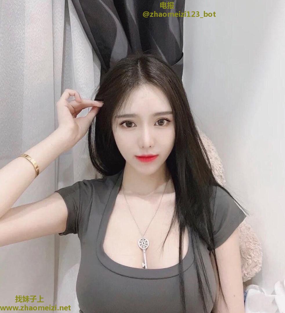 天河诱人性感少妇