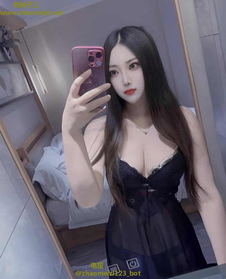 清纯可爱反差萌妹	