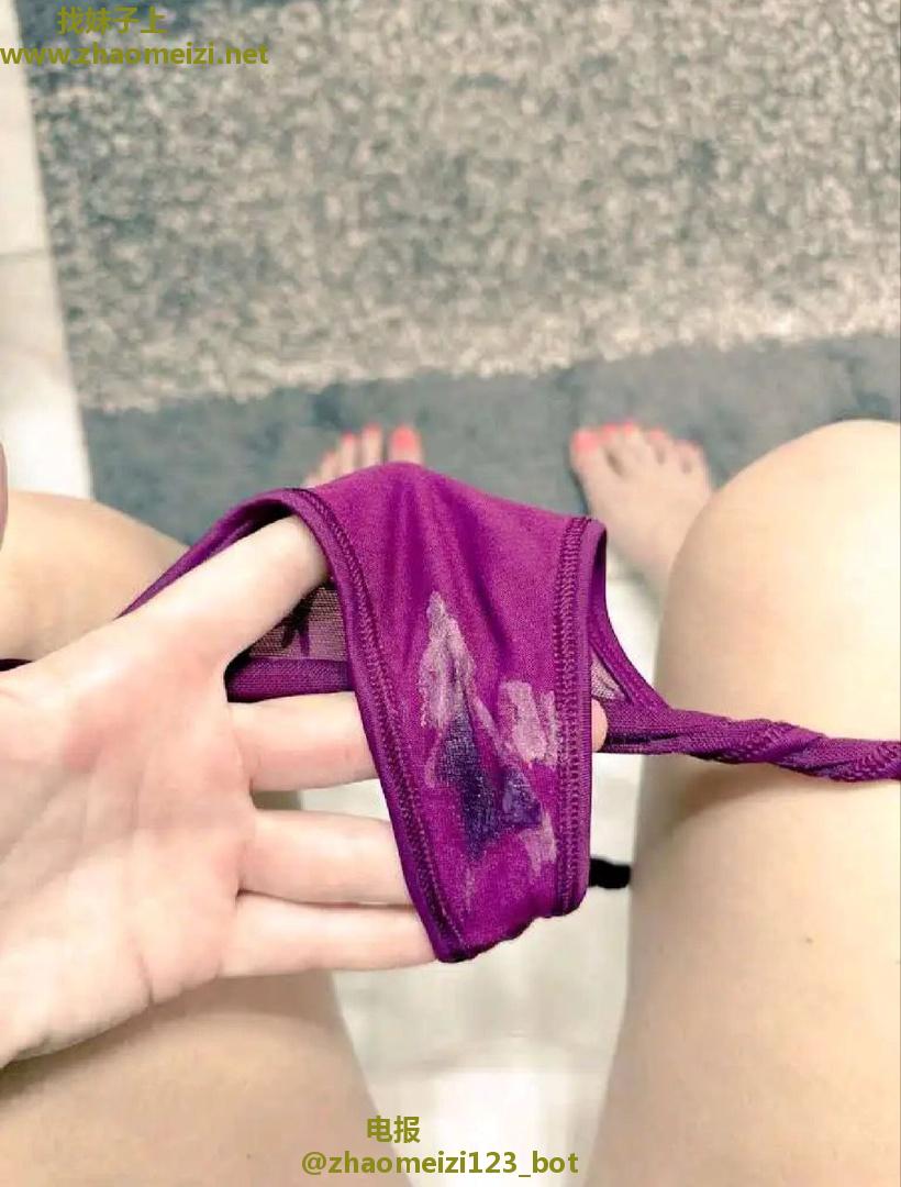 萌妹性感兼职外出