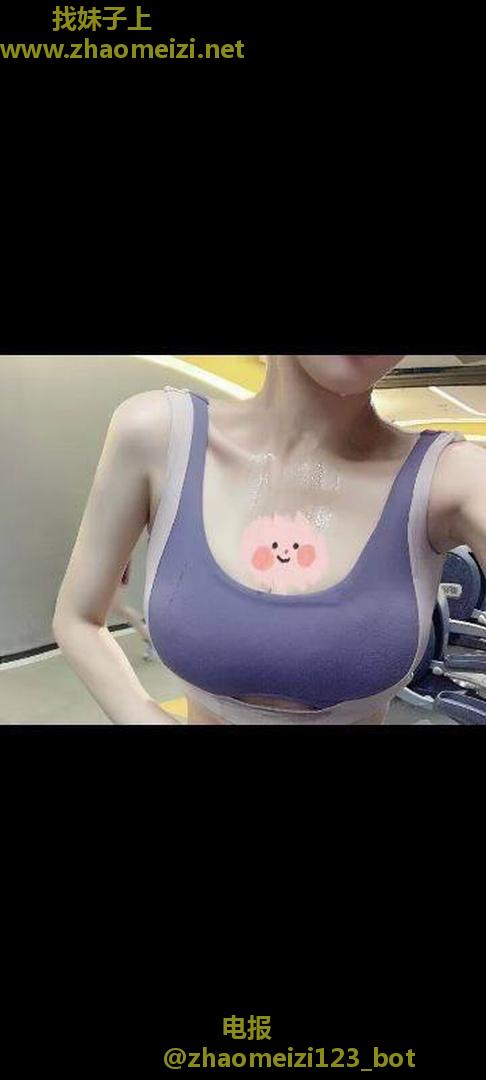 健身韵味多汁少妇