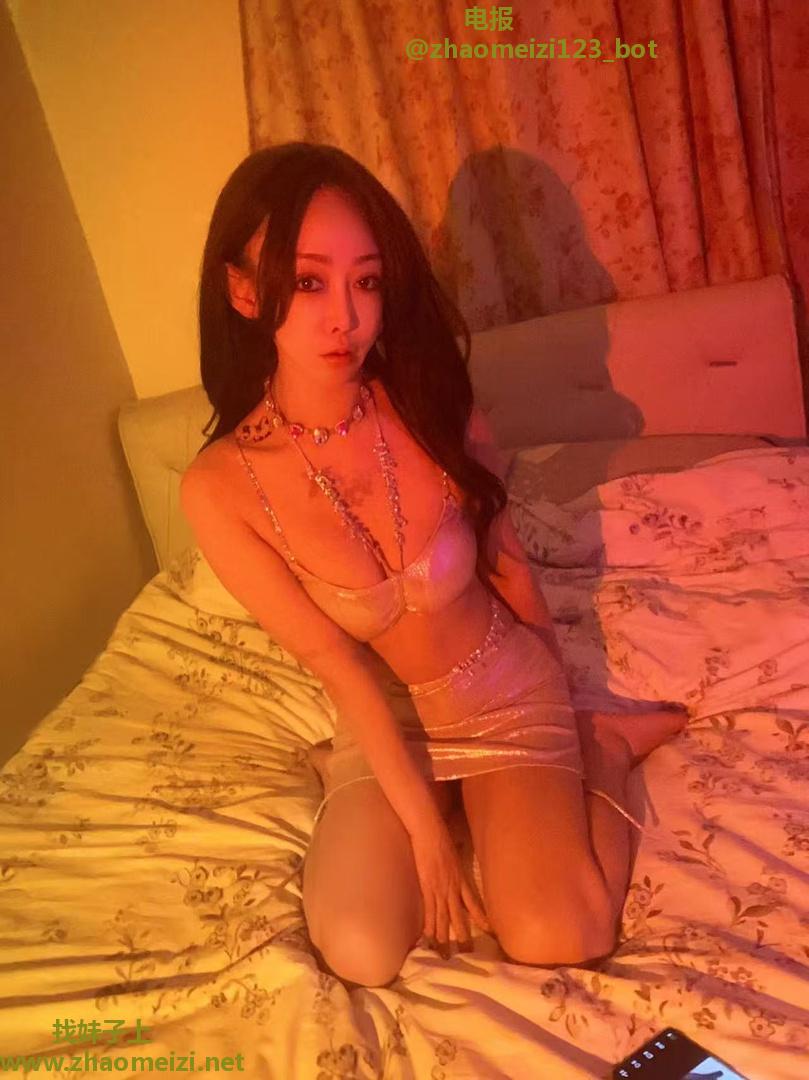 东直门新入行少妇服务棒
