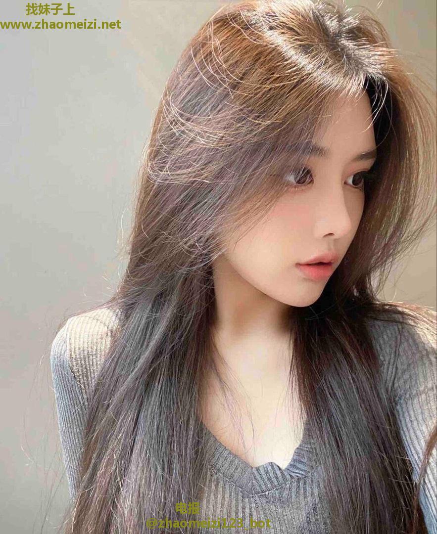 性感年轻兼职少妇