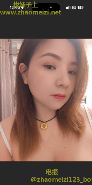 雨花贾西大胸美女