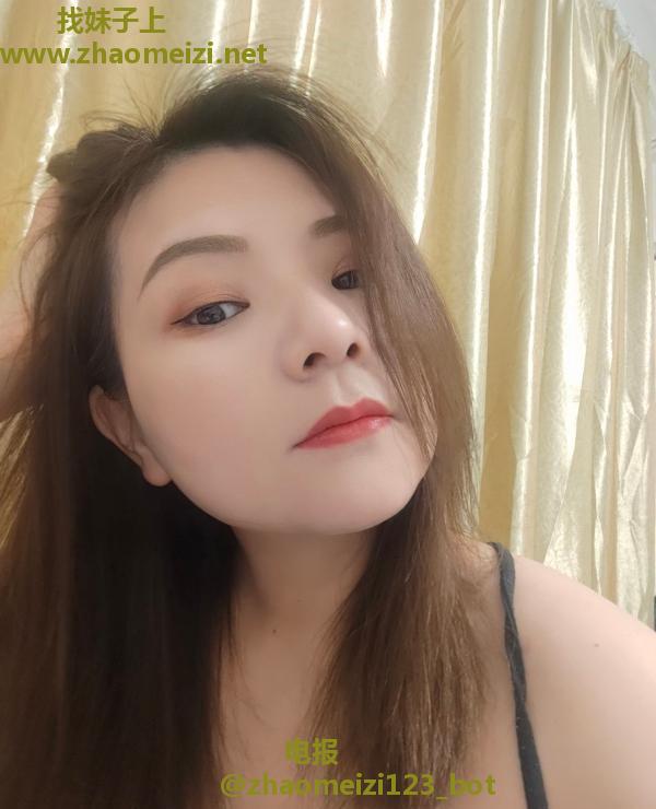 雨花贾西大胸美女