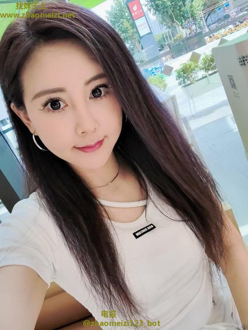 天然美乳御姐美美