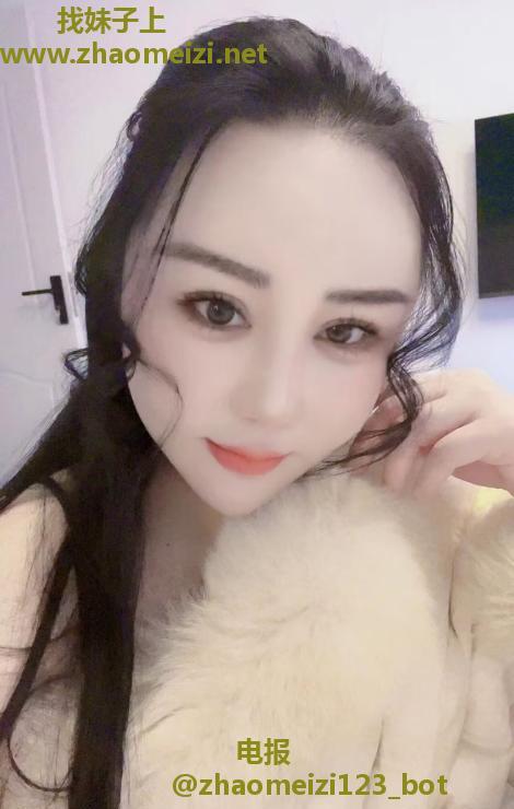 二刷大胸瑜伽苹果姐姐