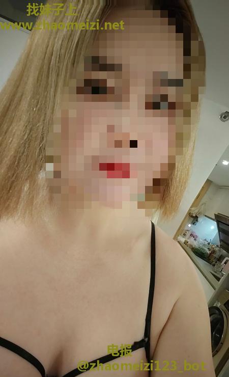 南京南站大胸少妇