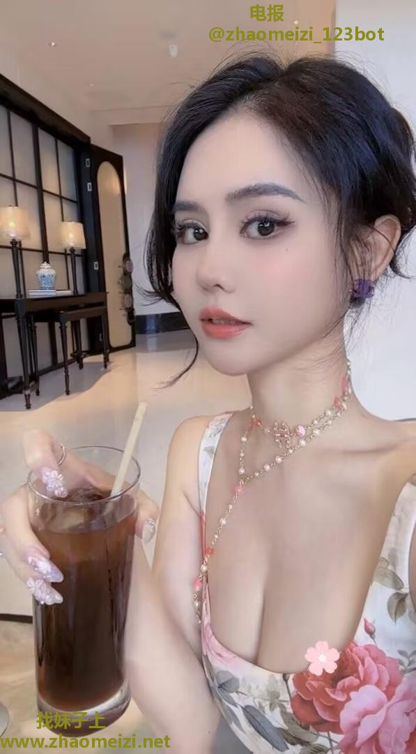 36E罩杯兼职乳神