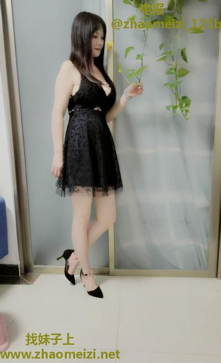大奶轻熟女