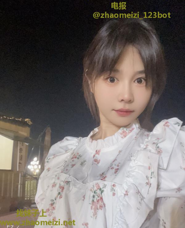 玉祥门细腰小姐姐