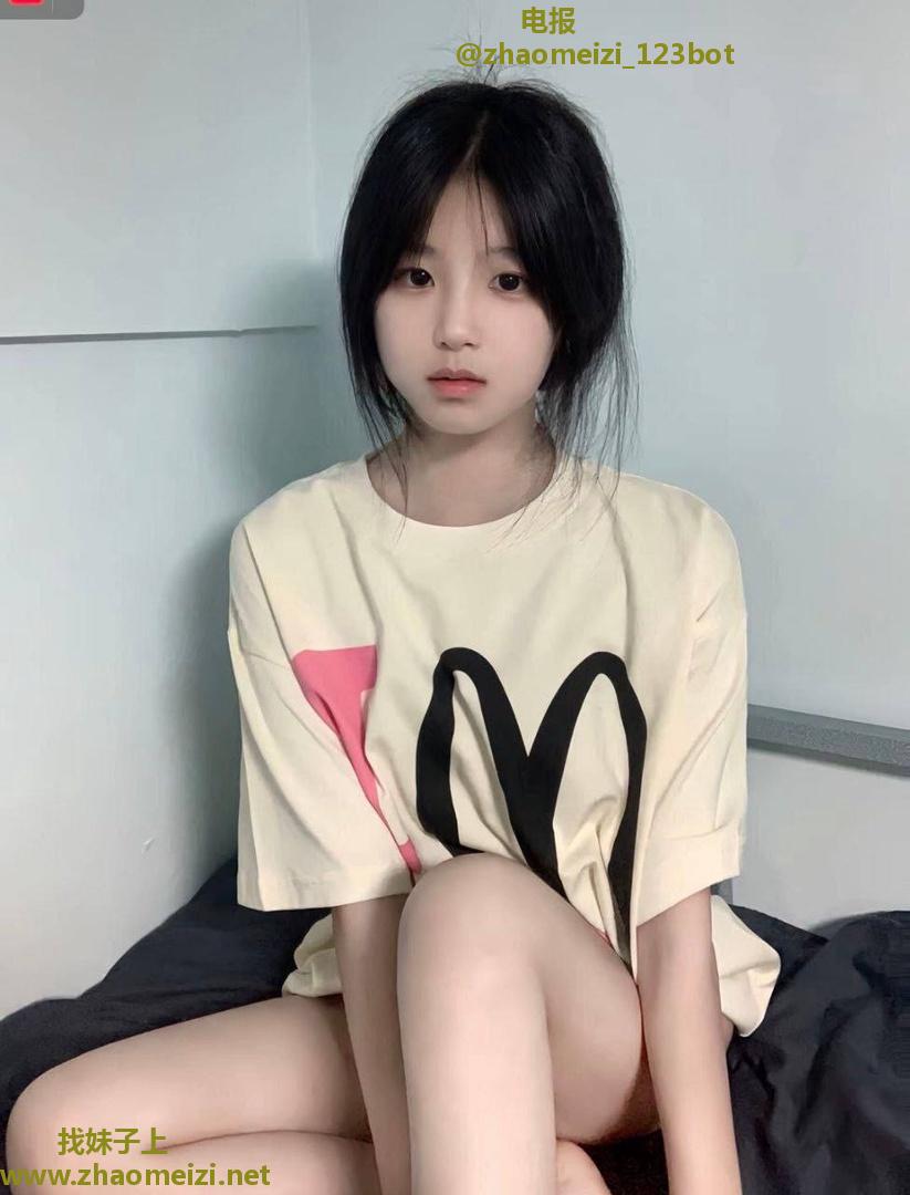 江岸刚毕业纯情女高兼职