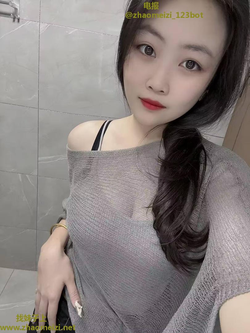 丰满的妞妞