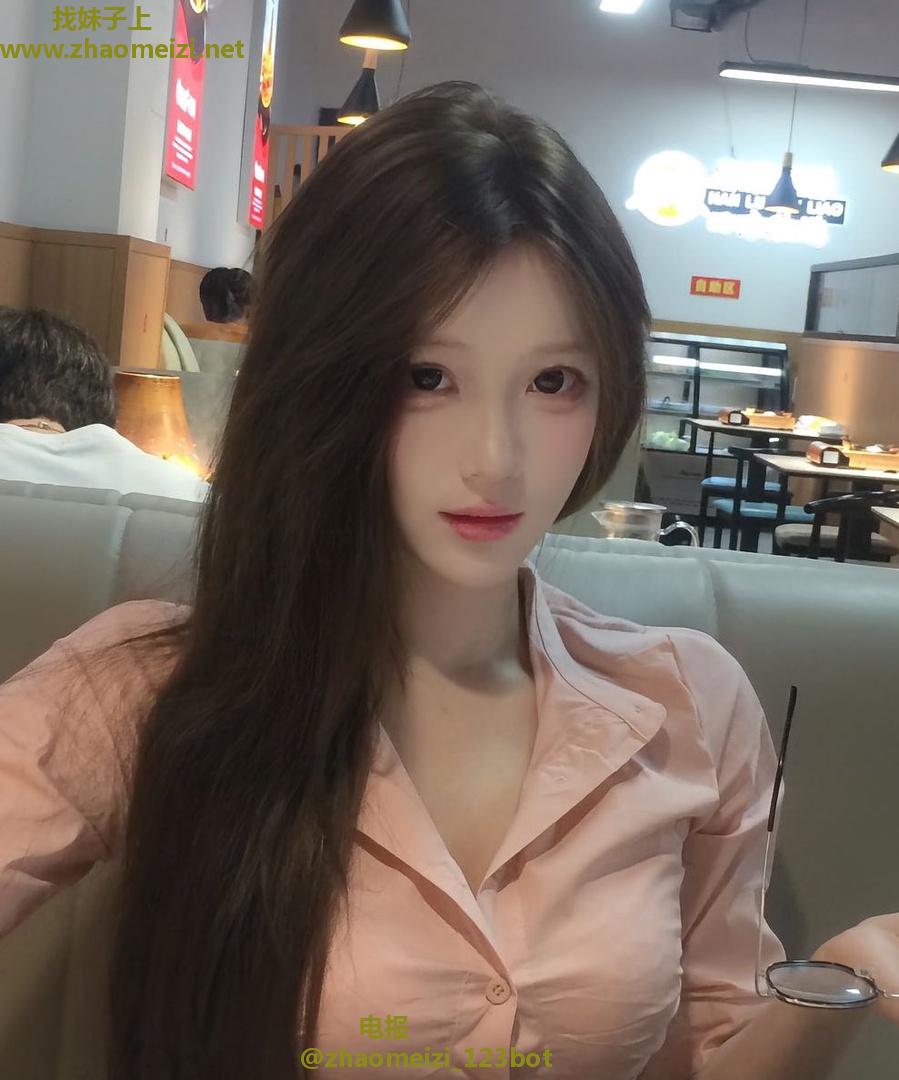 性感黑丝诱人姐姐