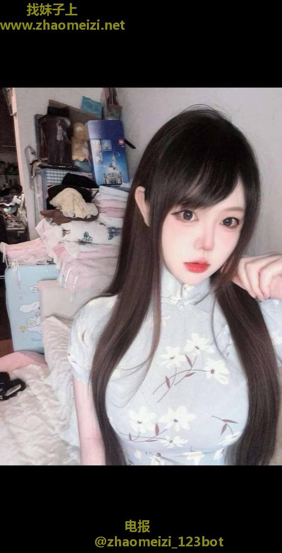 性感旗袍骚逼少妇