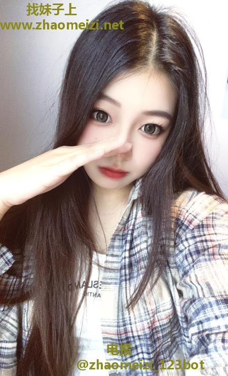 蜜桃臀妹子懒懒
