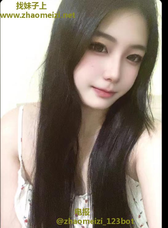 蜜桃臀妹子懒懒